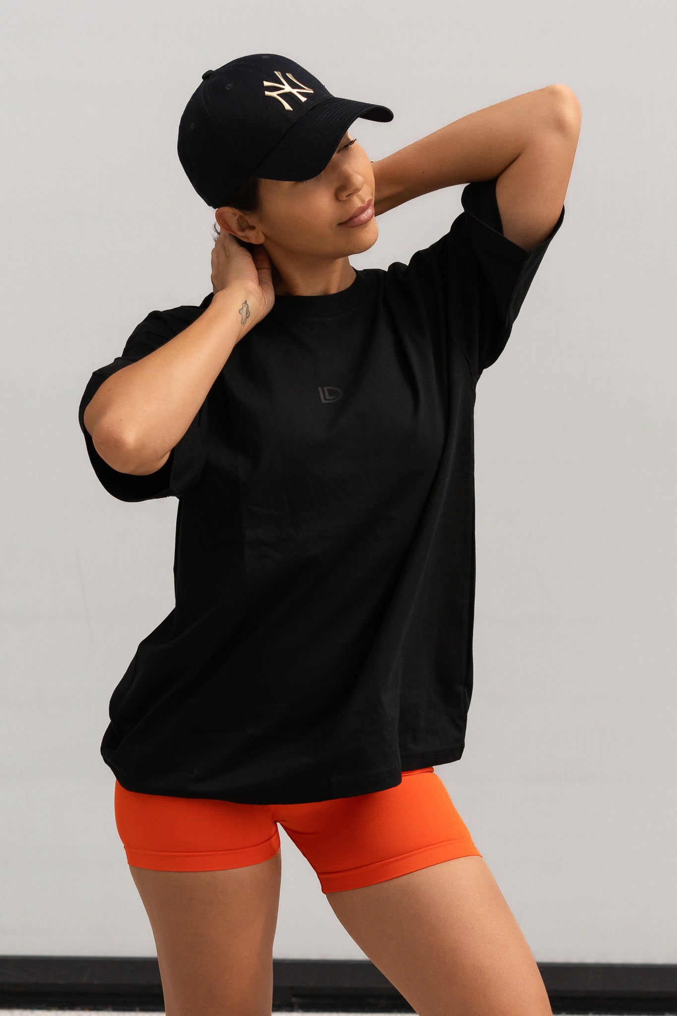 T-SHIRT