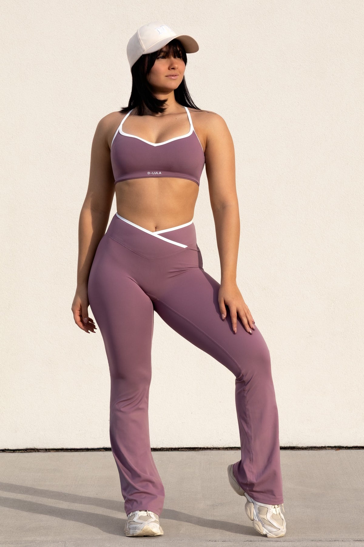 LINE FLARE LEGGINGS in purple, image 3