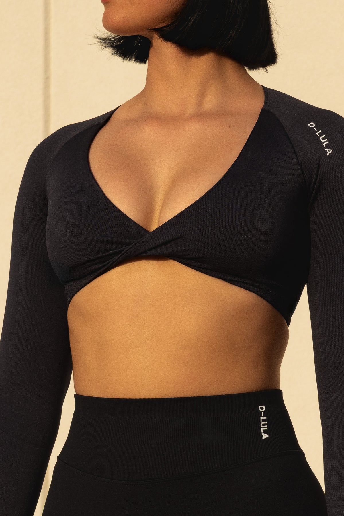 FIT-AURA TWIST FRONT LS in black, image 4