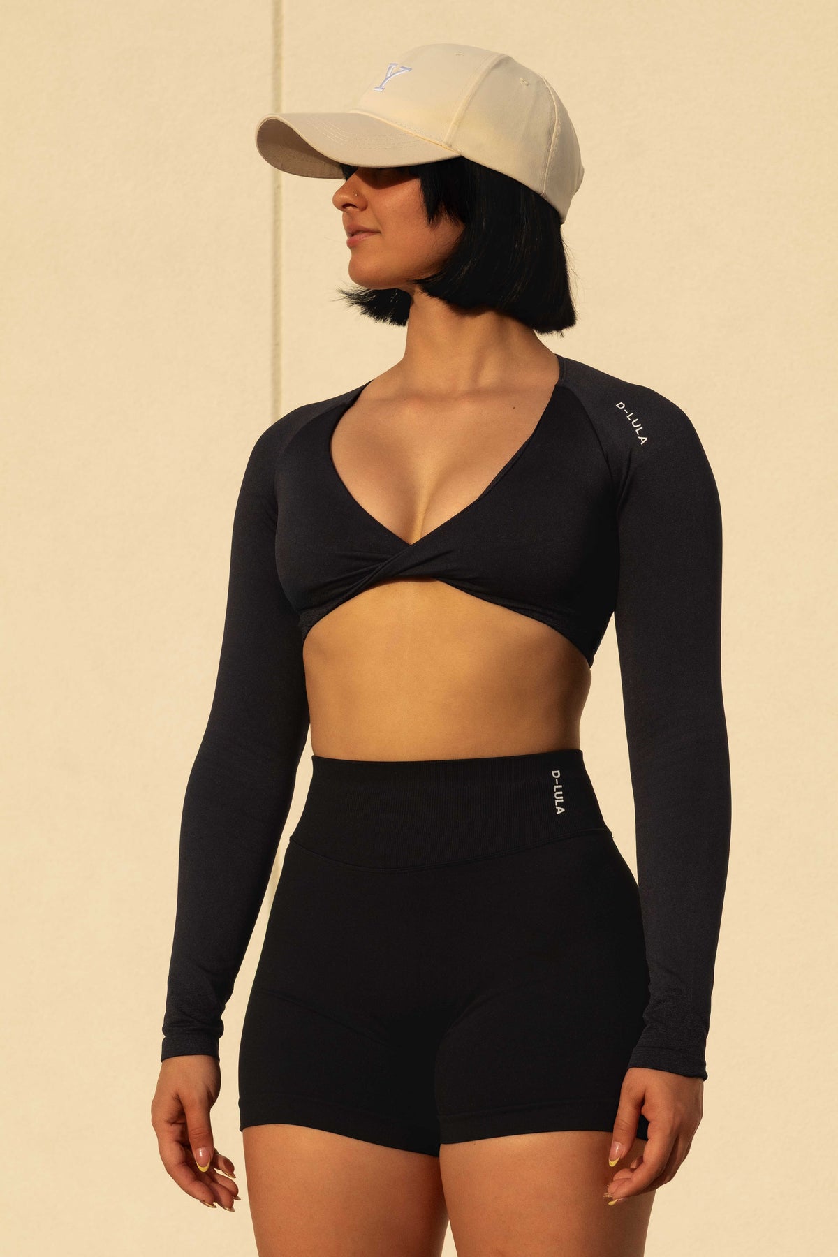 FIT-AURA TWIST FRONT LS in black