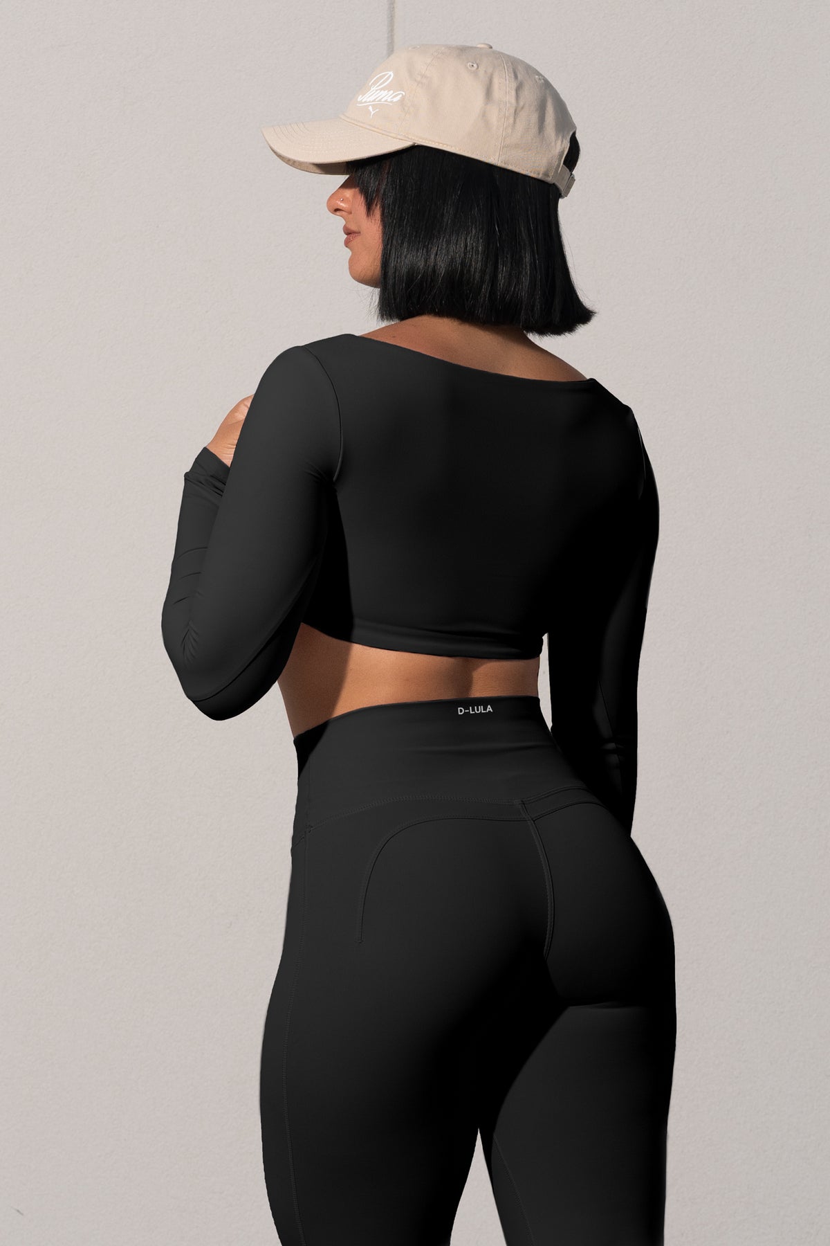 LUXE MOTION LS CROP TOP in black, image 2