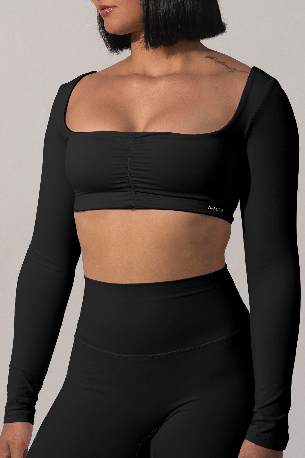 LUXE MOTION LS CROP TOP in black, image 3