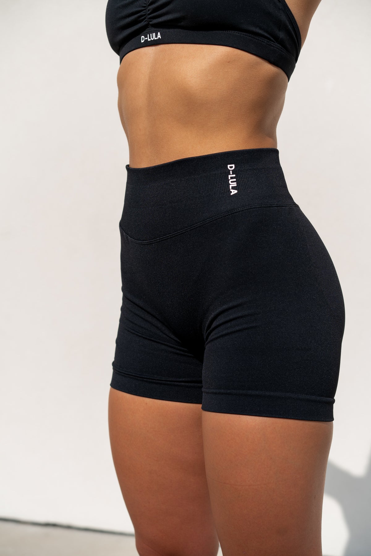 SHAPE SHORTS in black, image 4