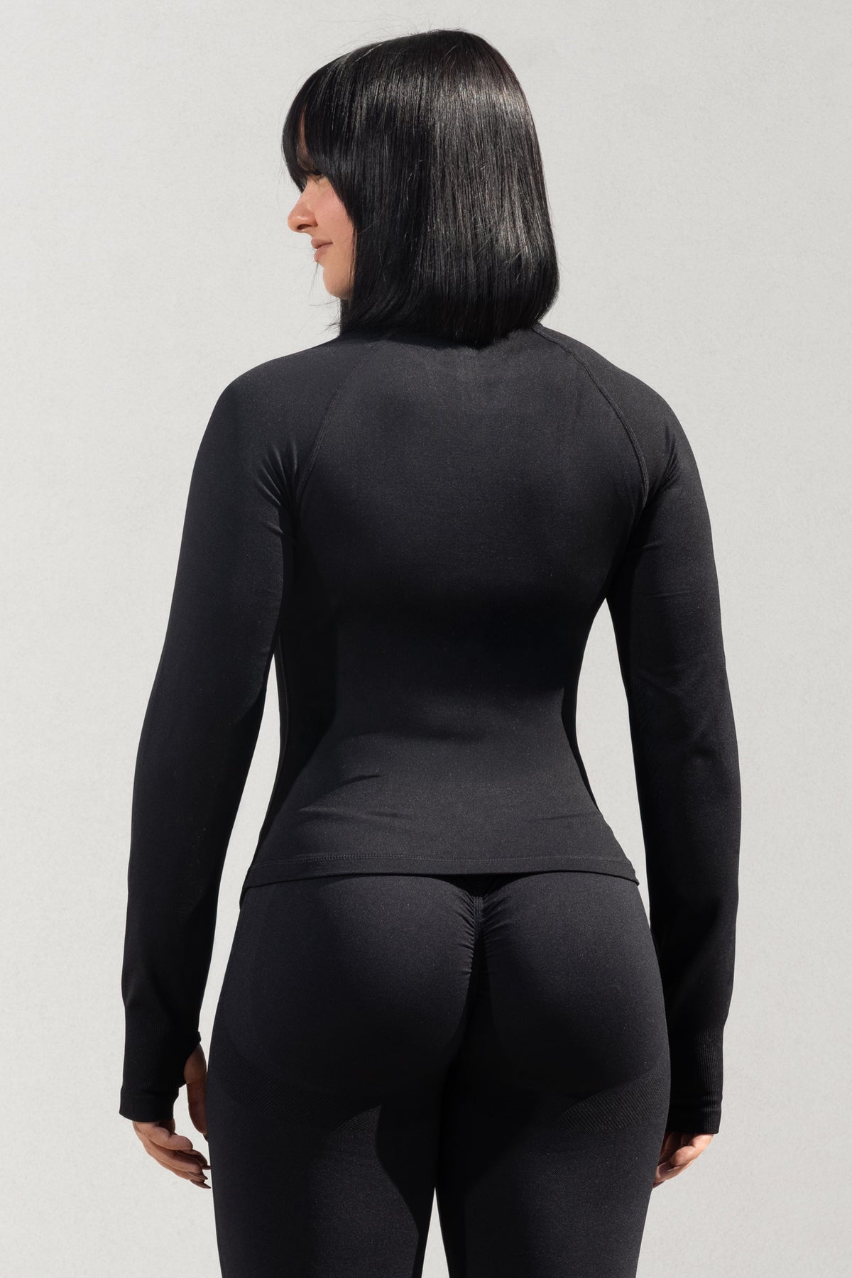 SHAPE HALF ZIP-UP in black, image 2