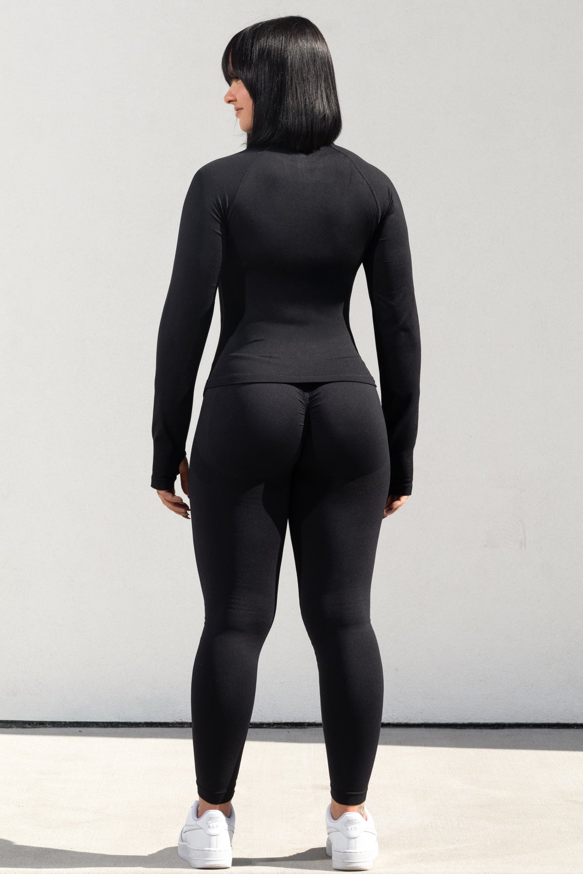 SHAPE HALF ZIP-UP in black, image 5