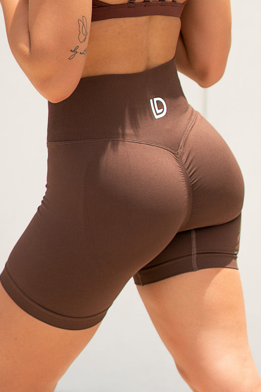 COCOA BROWN SOLID SHORTS - SCRUNCH