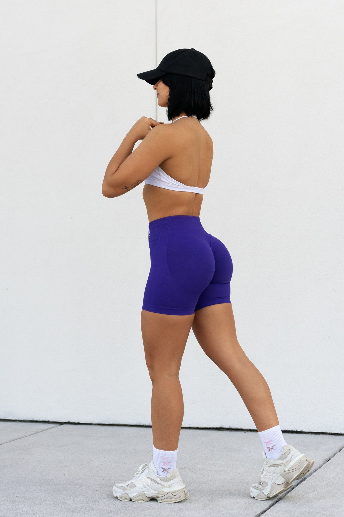 SHAPE SHORTS in deep purple, image 3