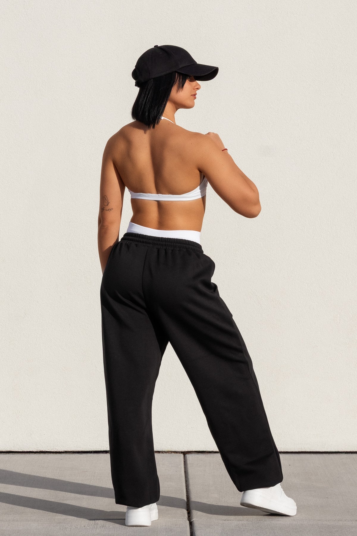 CLOUDFIT JOGGERS in black, image 2