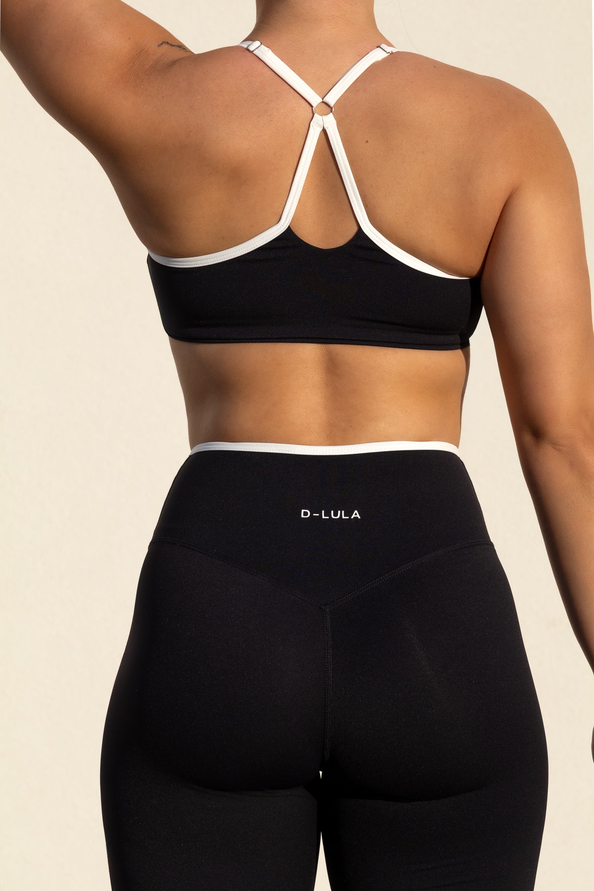 LINE FLARE LEGGINGS in black, image 5