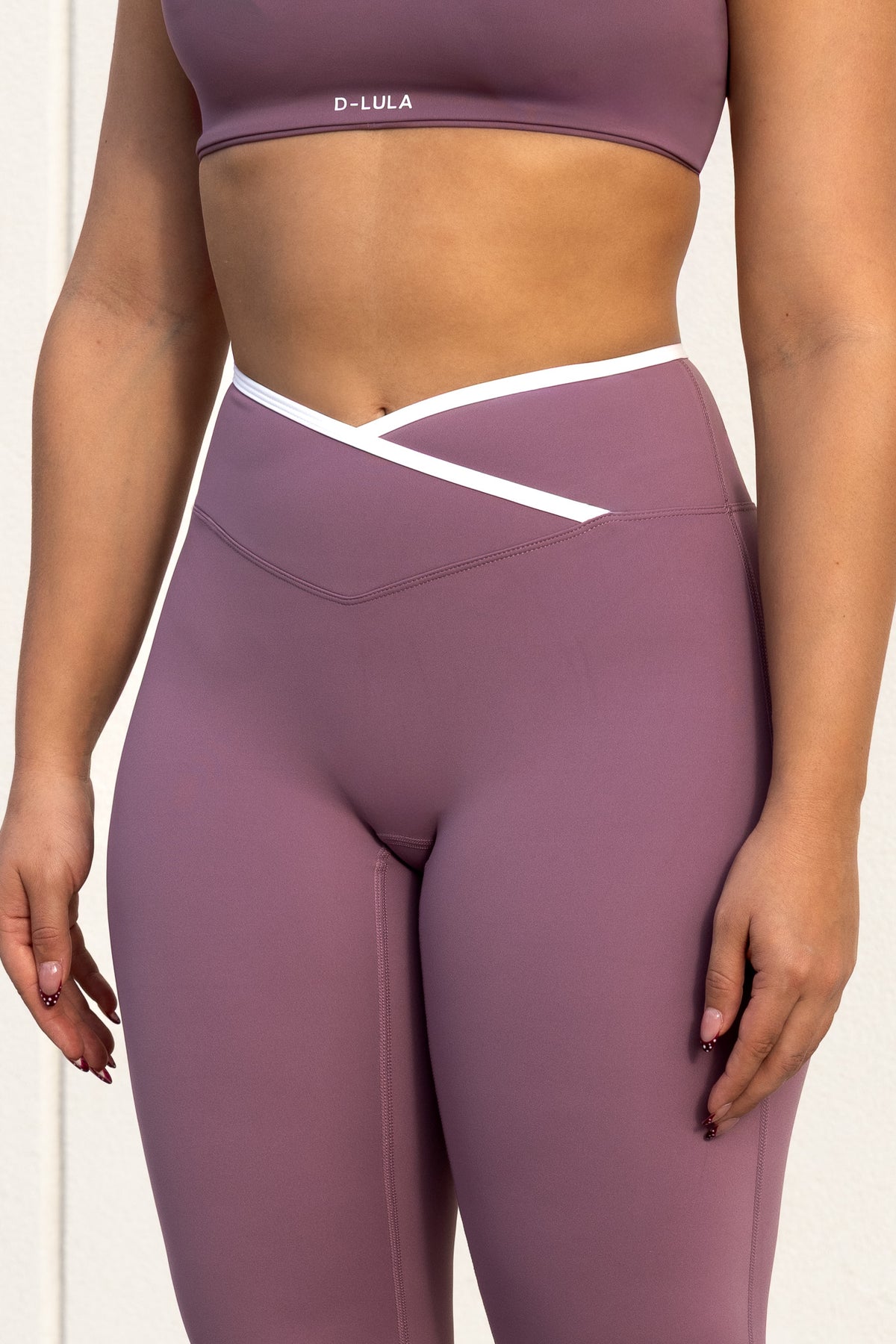 LINE FLARE LEGGINGS in purple, image 5