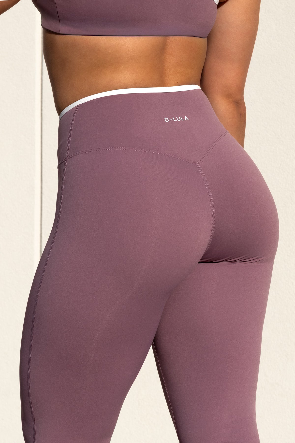 LINE FLARE LEGGINGS in purple, image 2