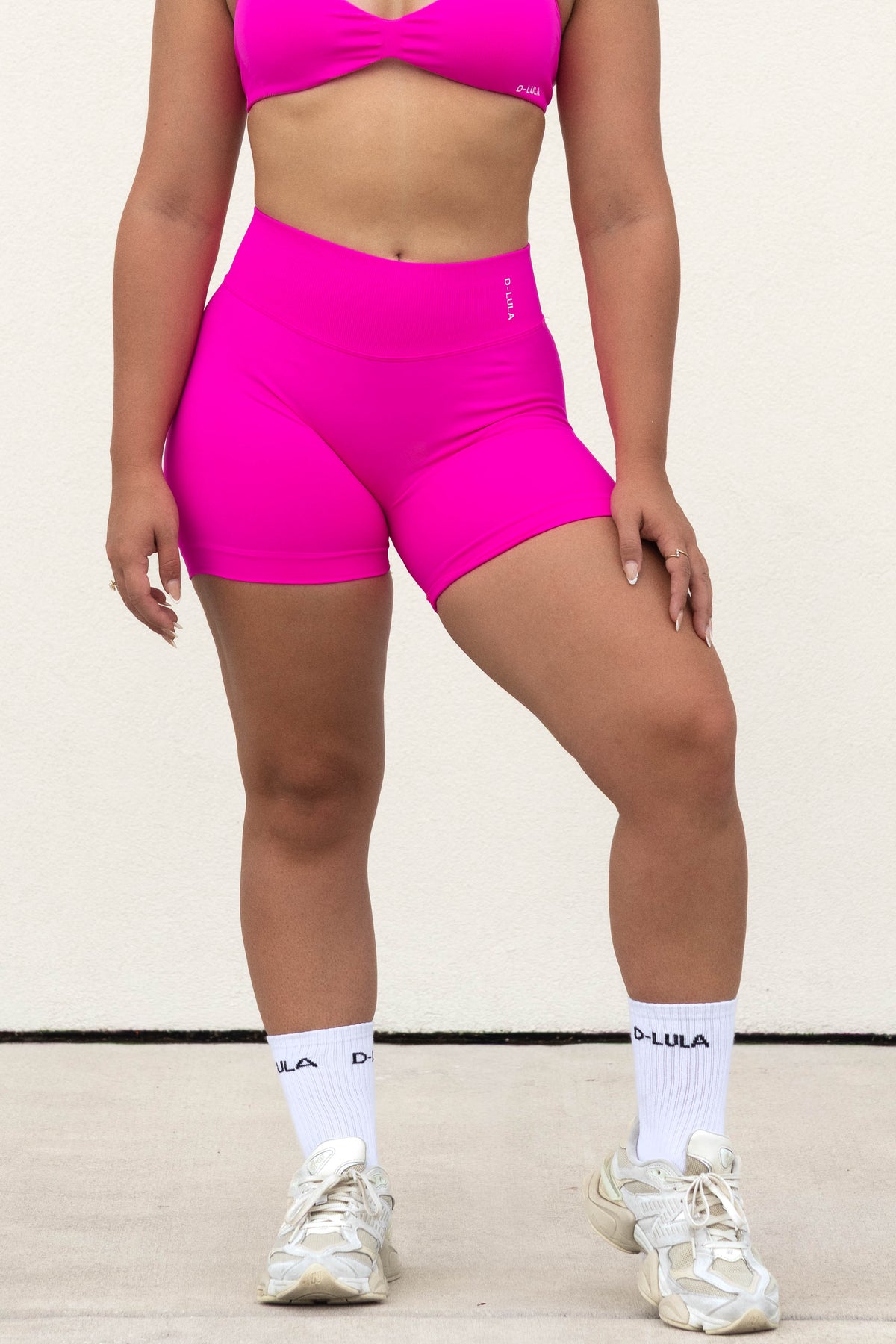 SHAPE SHORTS in pink pop, image 2