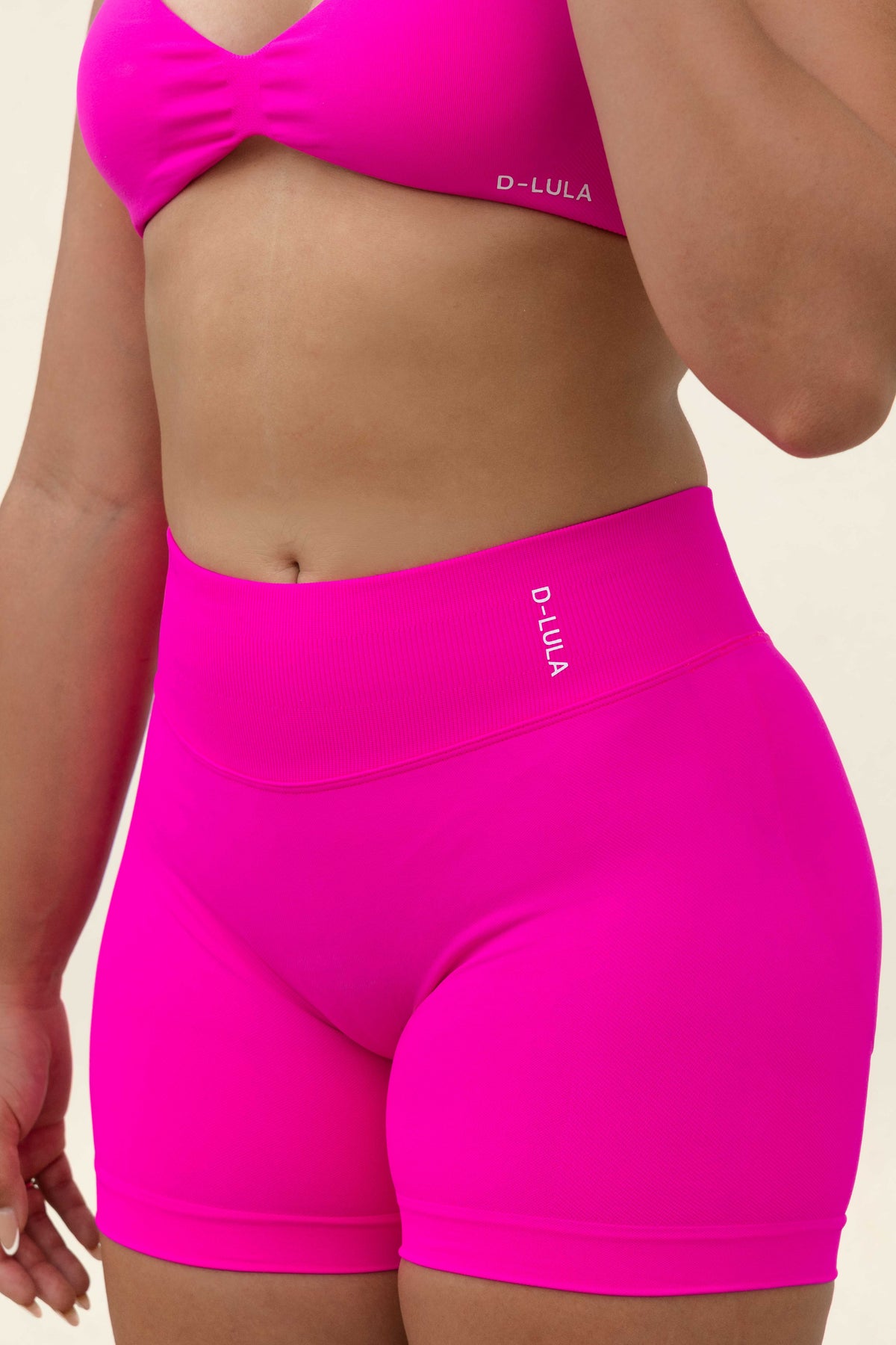 SHAPE SHORTS in pink pop, image 3