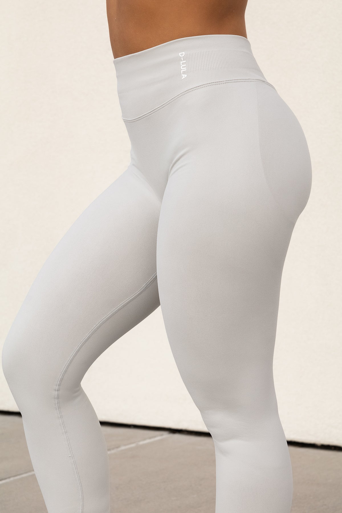 SHAPE LEGGINGS in off-white, image 4