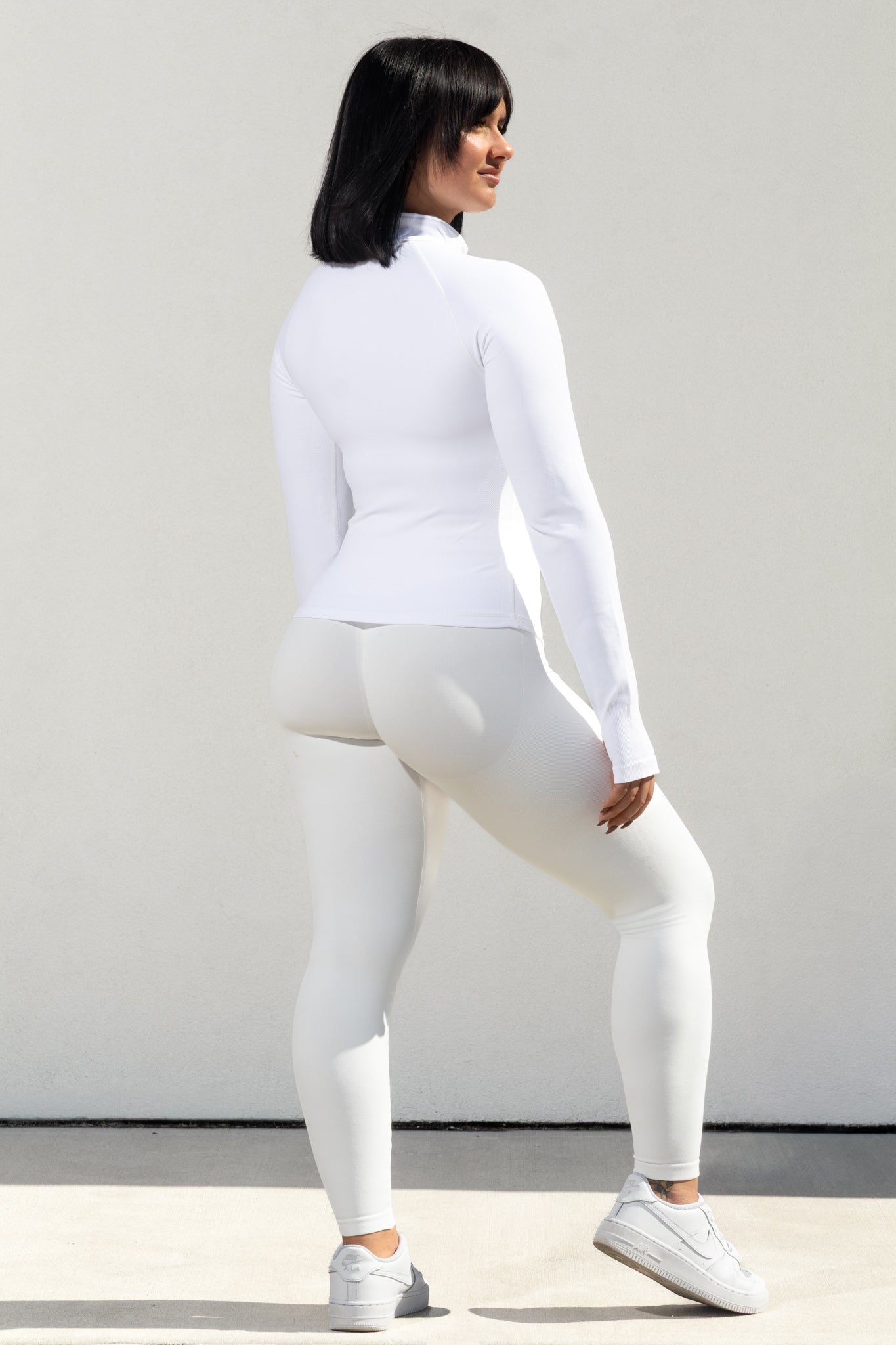 SHAPE HALF ZIP-UP – D-LULA